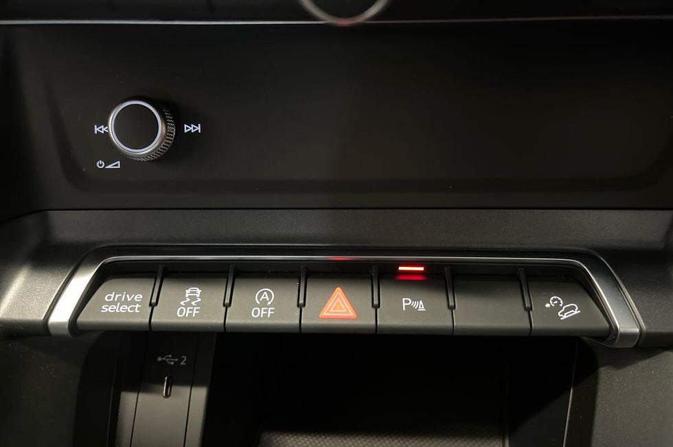 Audi Q3 Photo at-34aa408d83e8467cb9a69e6426bafdc0.jpg