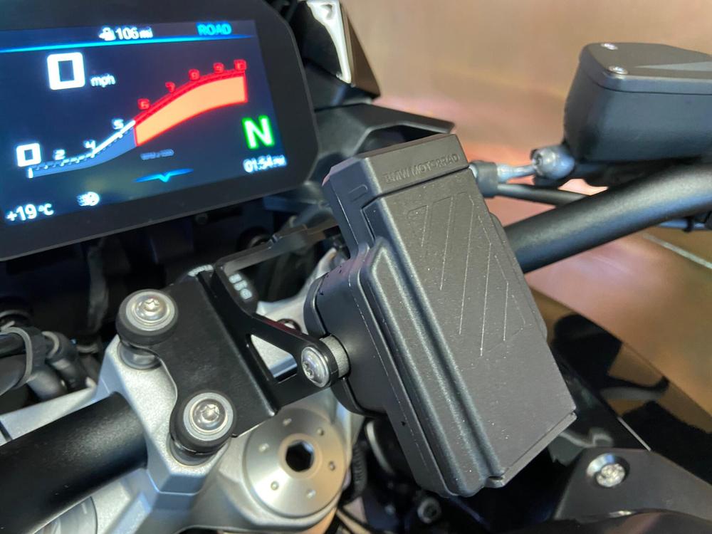BMW F 900 XR Photo at-34dbe524f41e4759b5b05da820119e95.jpg