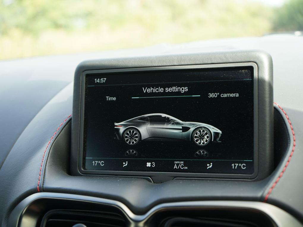 Used Aston Martin Vantage EO68LWK 25