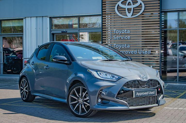 Used Toyota Yaris WR25UFB 1