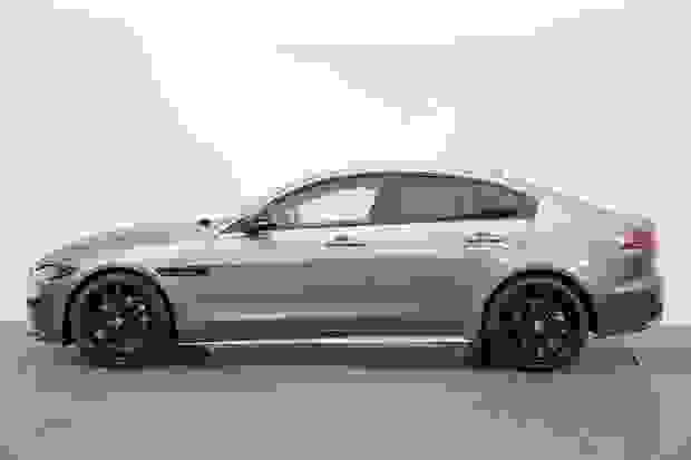 Jaguar XE Photo at-3528218507b143bea0927f8151bc4e20.jpg