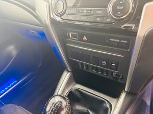 Mitsubishi L200 Photo 43