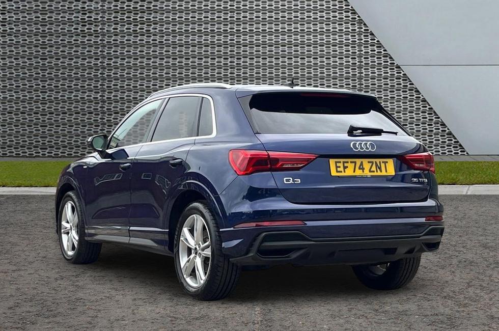 Audi Q3 Photo at-352f904c3f2945c78e922f1581901da5.jpg