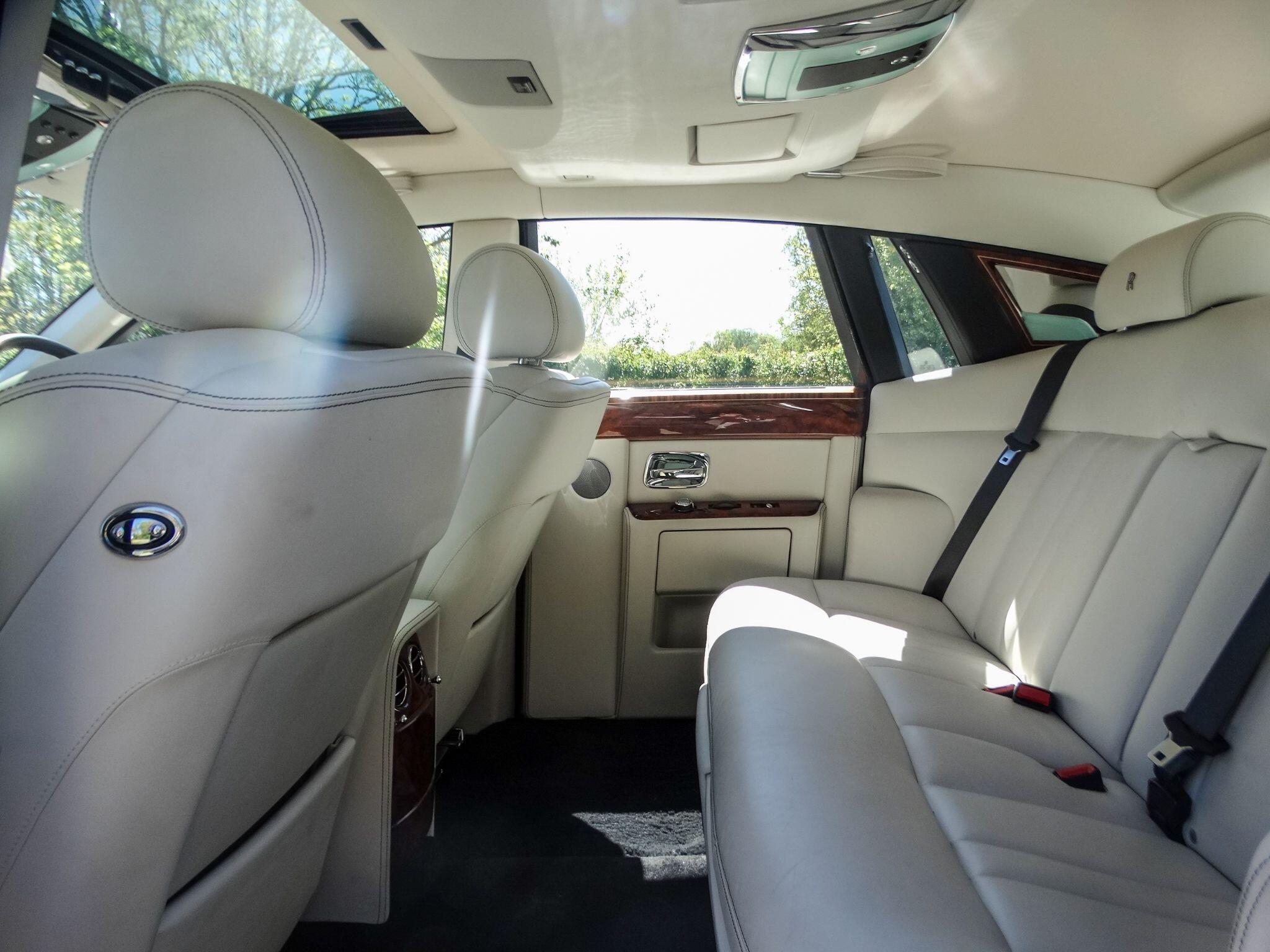 Rolls-Royce Phantom 6.7 V12 Saloon 4dr Petrol Auto Euro 5 (453 bhp) — photo 13