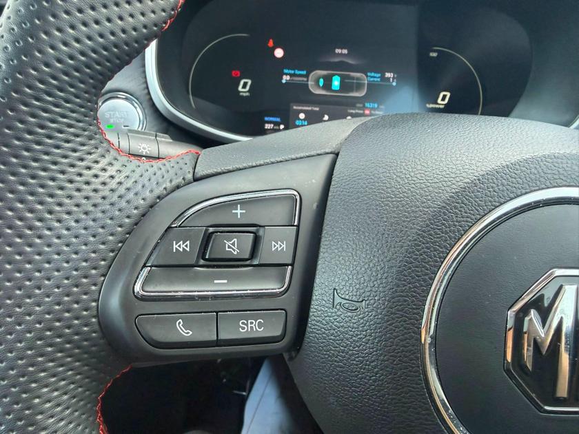 MG MG ZS Photo at-35683d368df74809bbb6a8d91bfbe2b0.jpg