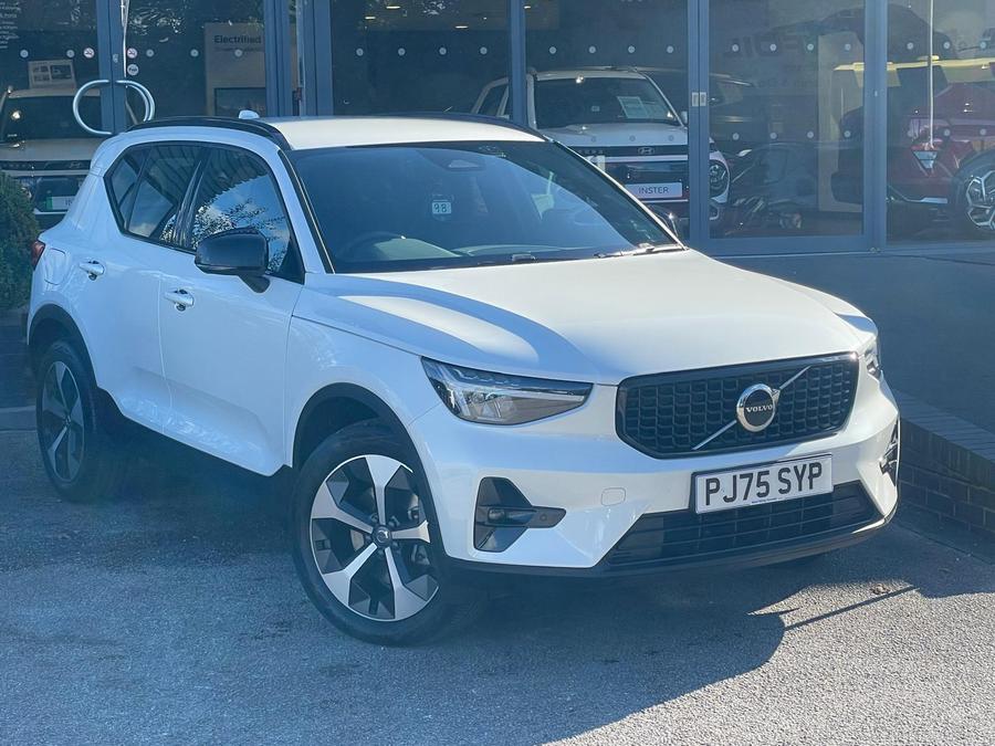2025 Volvo XC40