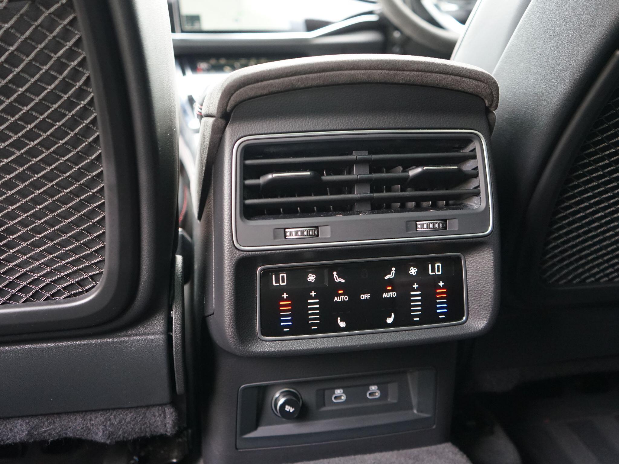 Audi RSQ8 4.0 TFSI V8 Vorsprung Tiptronic quattro Euro 6 (s/s) 5dr — photo 18