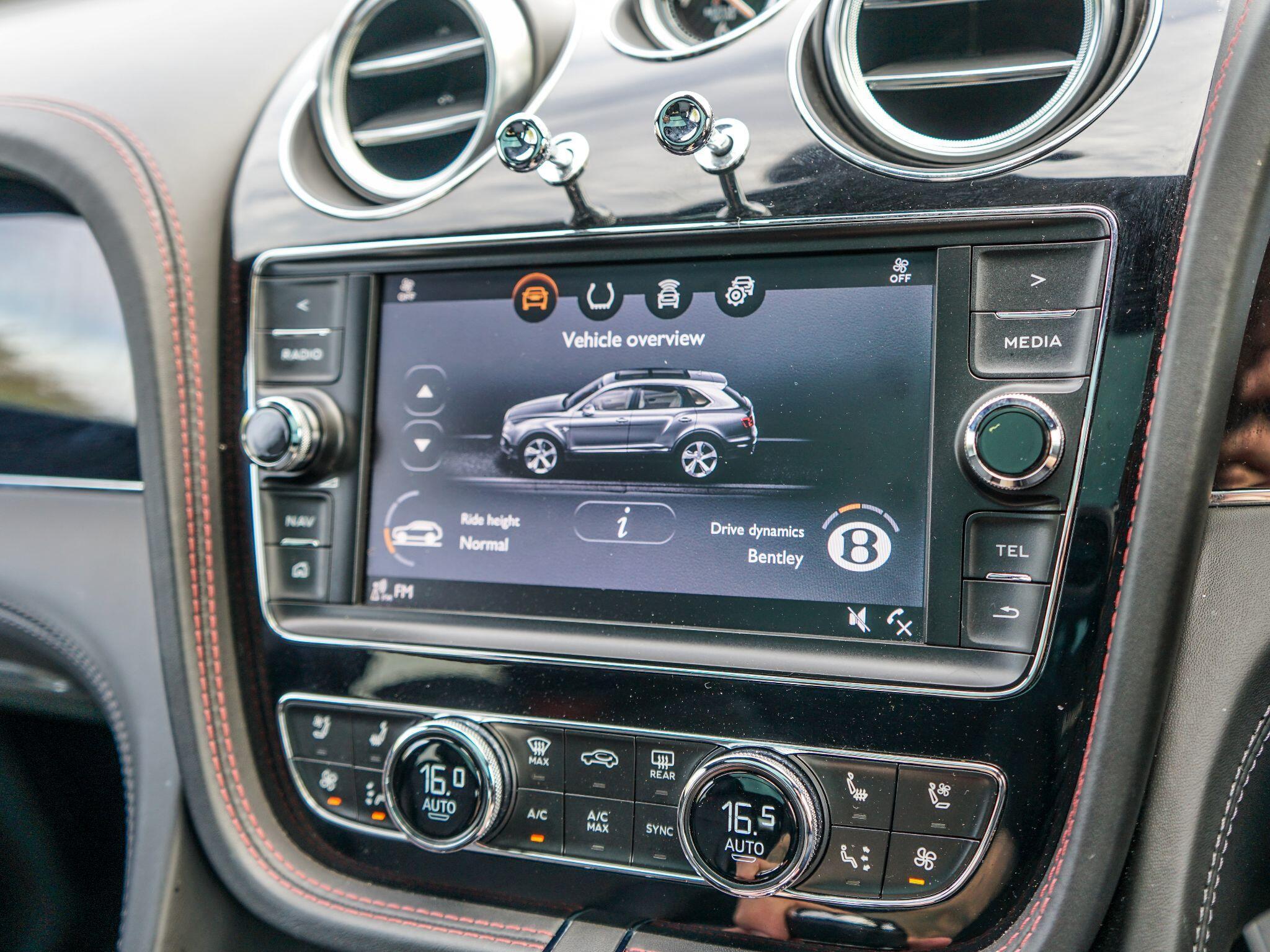 Bentley Bentayga 4.0 V8 Auto 4WD Euro 6 (s/s) 5dr — photo 33