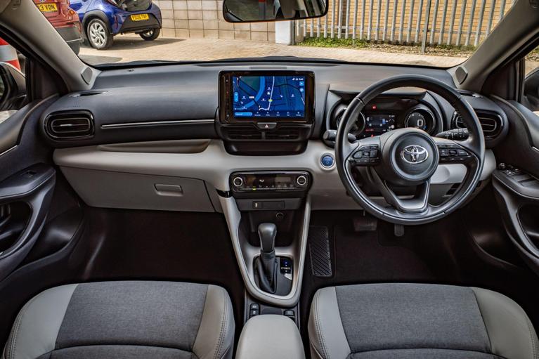 Used Toyota Yaris WR73OGT 12