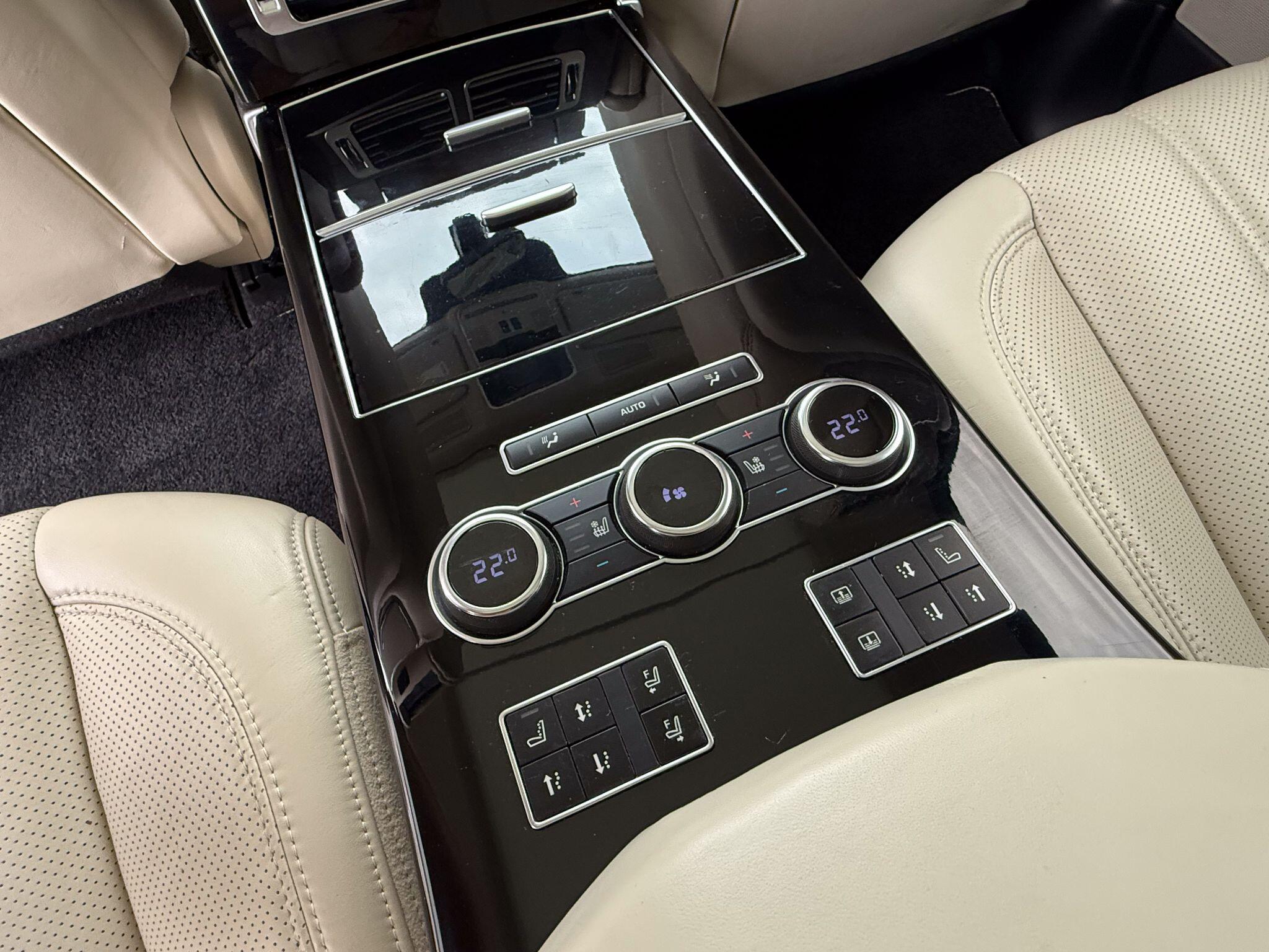 Land Rover Range Rover 4.4 SD V8 Autobiography Auto 4WD Euro 5 5dr — photo 23