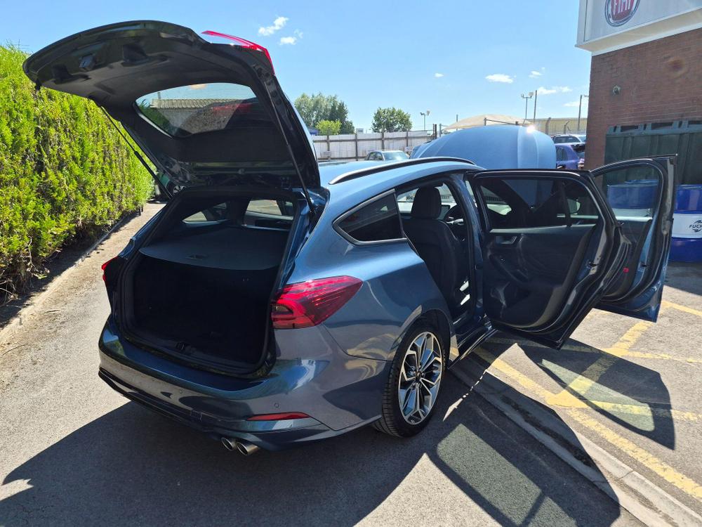 Ford Focus Photo at-35aaa4174e5742319542c619c53631e0.jpg