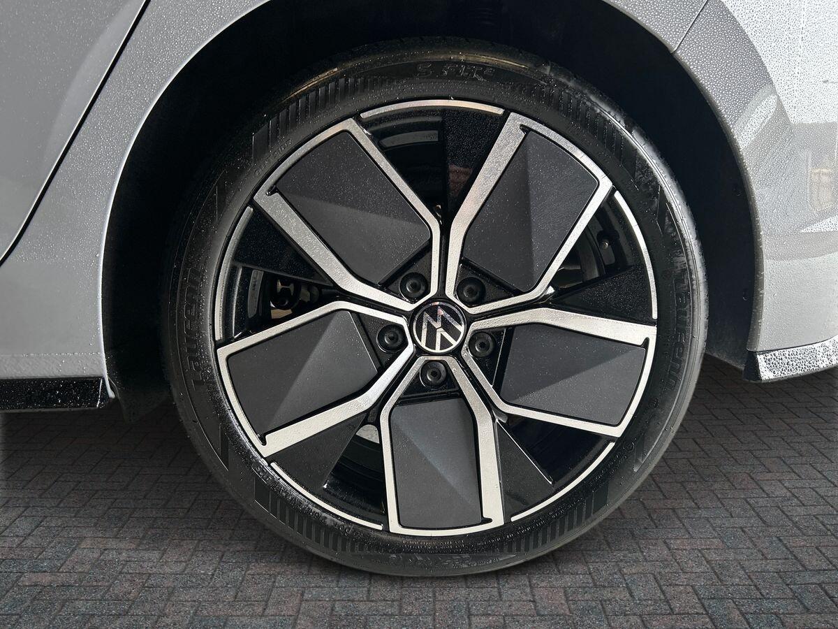 Volkswagen Golf Photo at-35c2d2fa82324b1181c1816a57862206.jpg