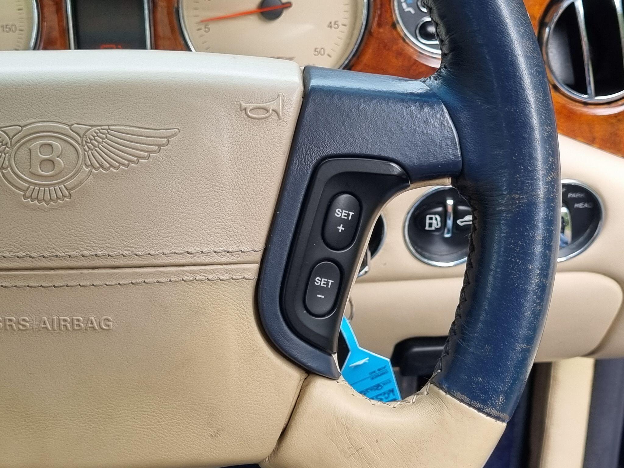 Bentley Arnage 6.8 R Saloon 4dr Petrol Automatic (495 g/km, 400 bhp) — photo 20