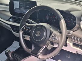 Suzuki Swift Photo 22