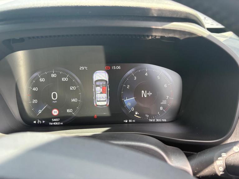 Used Volvo XC40 OE68UHH 15