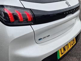 Peugeot E-208 Photo 20