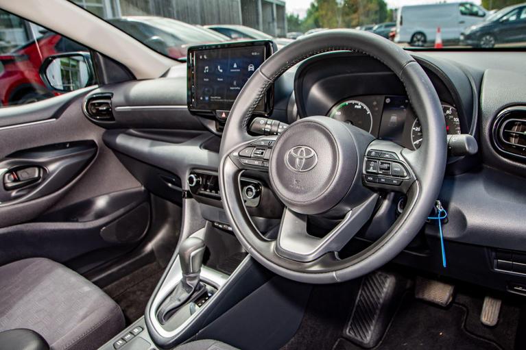 Used Toyota Yaris VN75RLV 12
