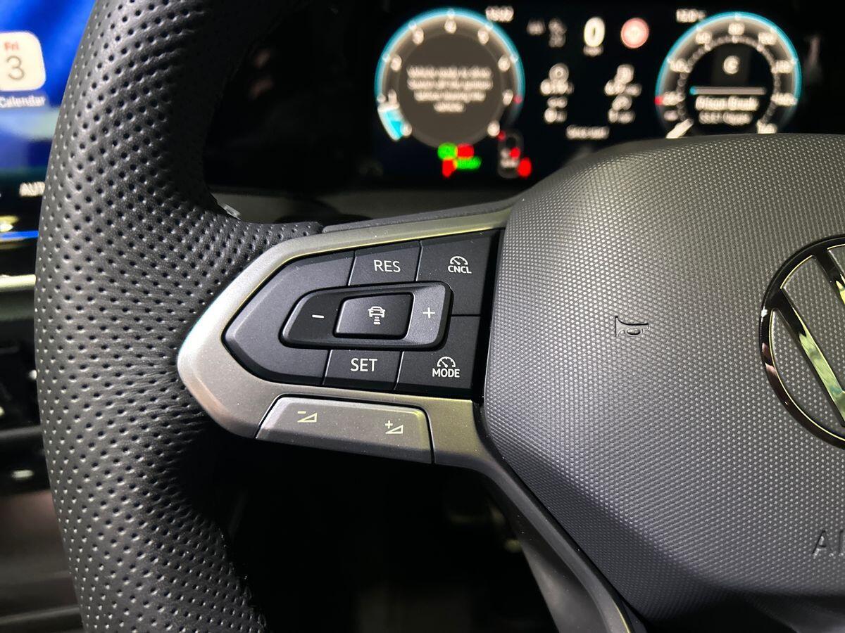 Volkswagen Golf Photo at-3639c53d2f6948938906eac81baa3970.jpg