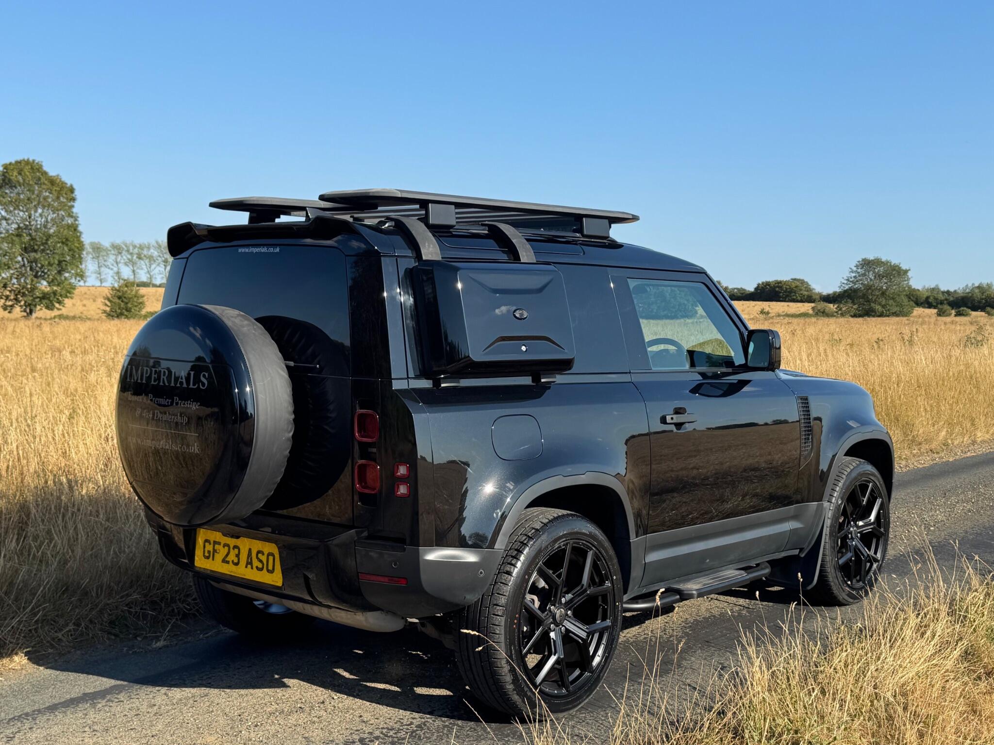 Land Rover Defender 90 3.0 D250 MHEV Hard Top SUV Auto 4WD SWB Euro 6 (s/s) 3dr — photo 4