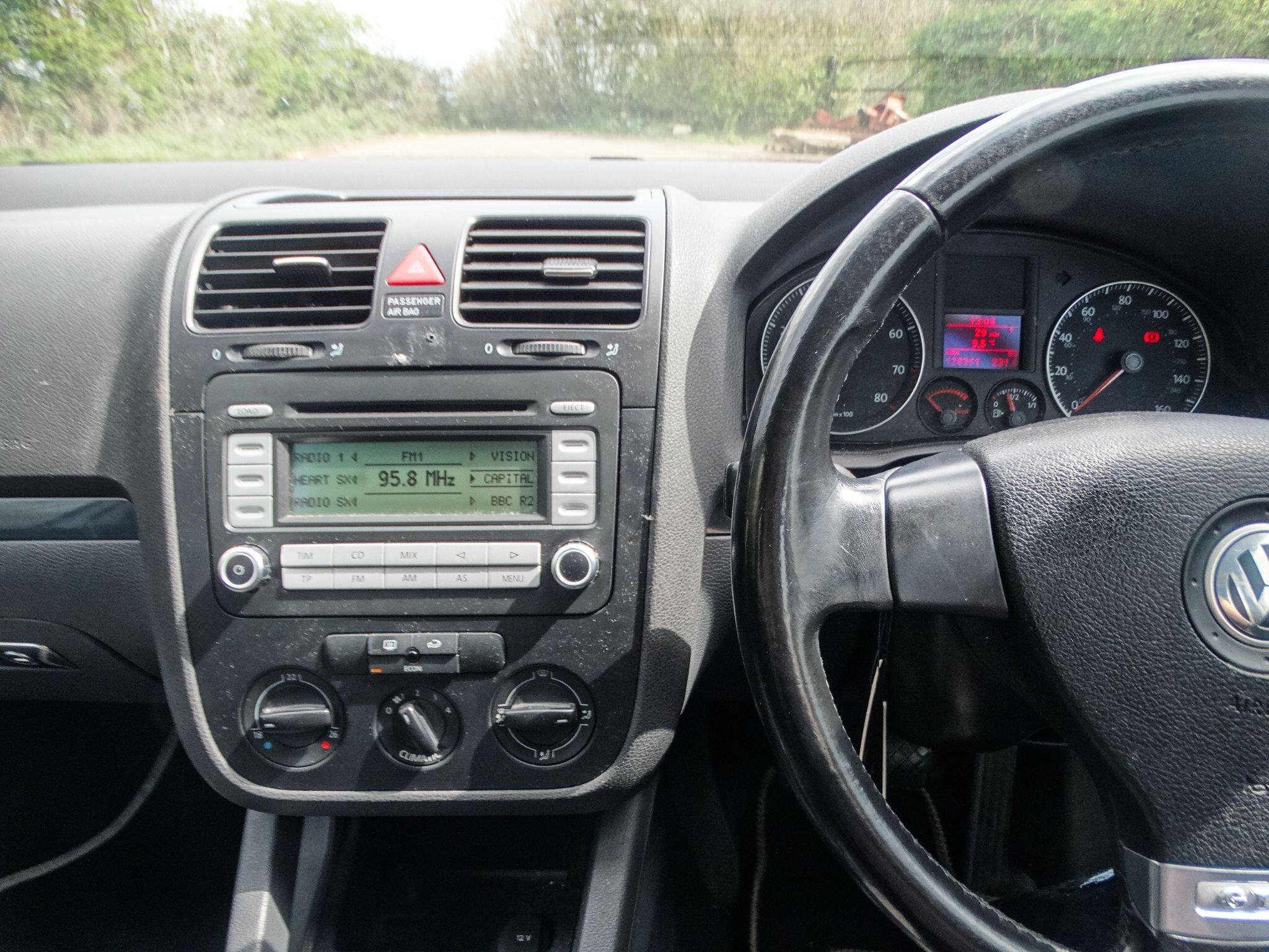 Volkswagen Golf 1.4 TSI GT 5dr — photo 8