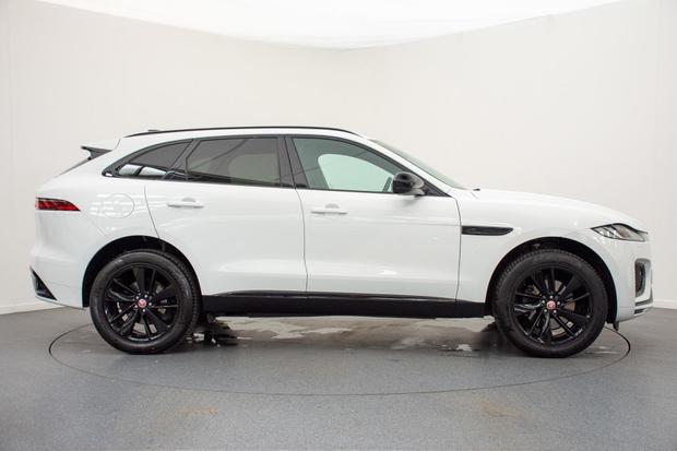 Jaguar F-PACE Photo at-3676297e18d44ed99deb054e0f66dd09.jpg