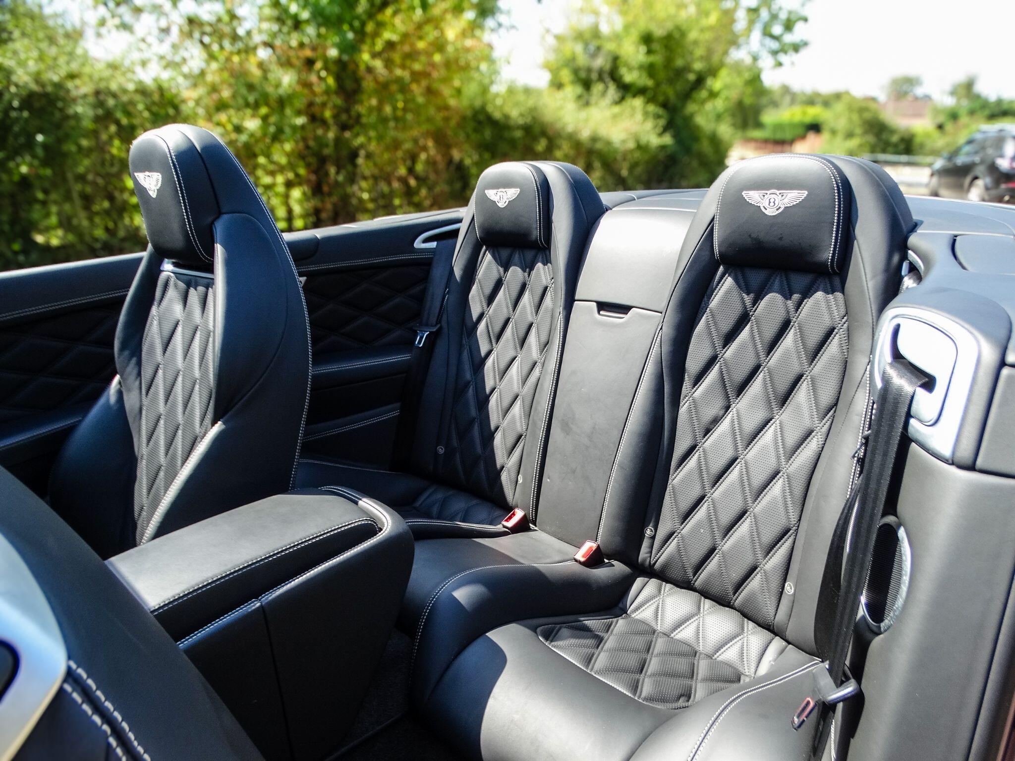 Bentley Continental 4.0 V8 GTC Convertible 2dr Petrol Auto 4WD Euro 5 (507 ps) — photo 14
