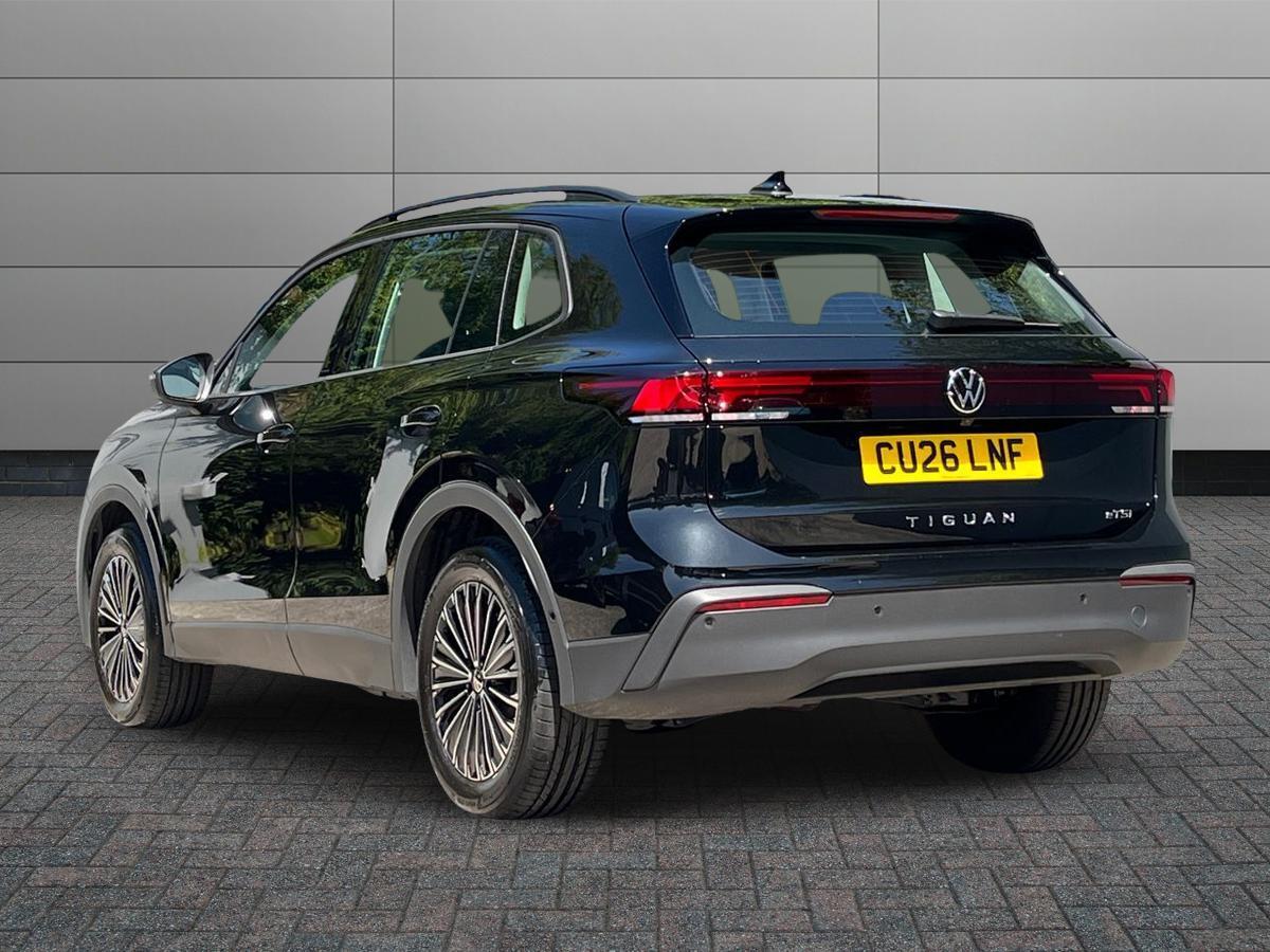 Volkswagen Tiguan Photo at-36b3361d3566496db46d34137b903df8.jpg
