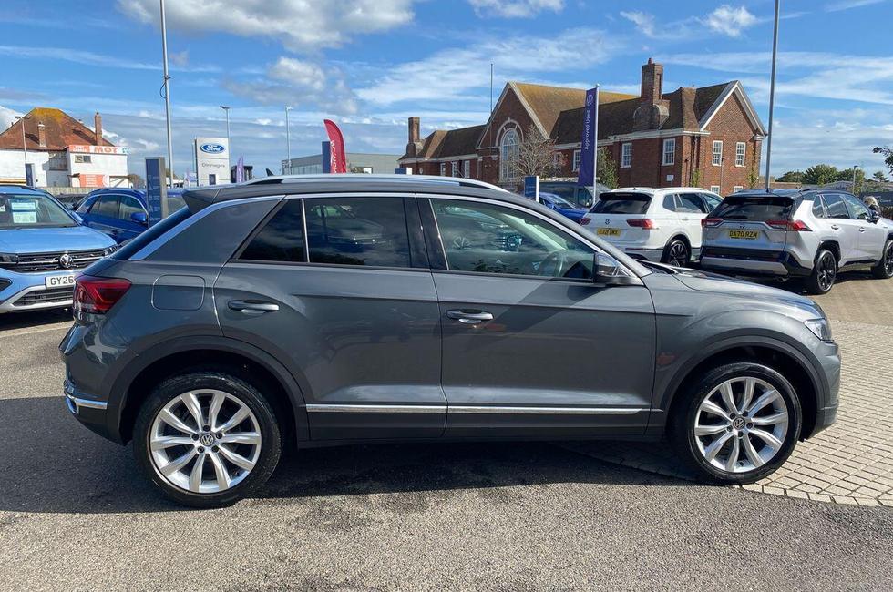 Volkswagen T-roc Photo at-36e81e2499d740caab04c2cca084929a.jpg