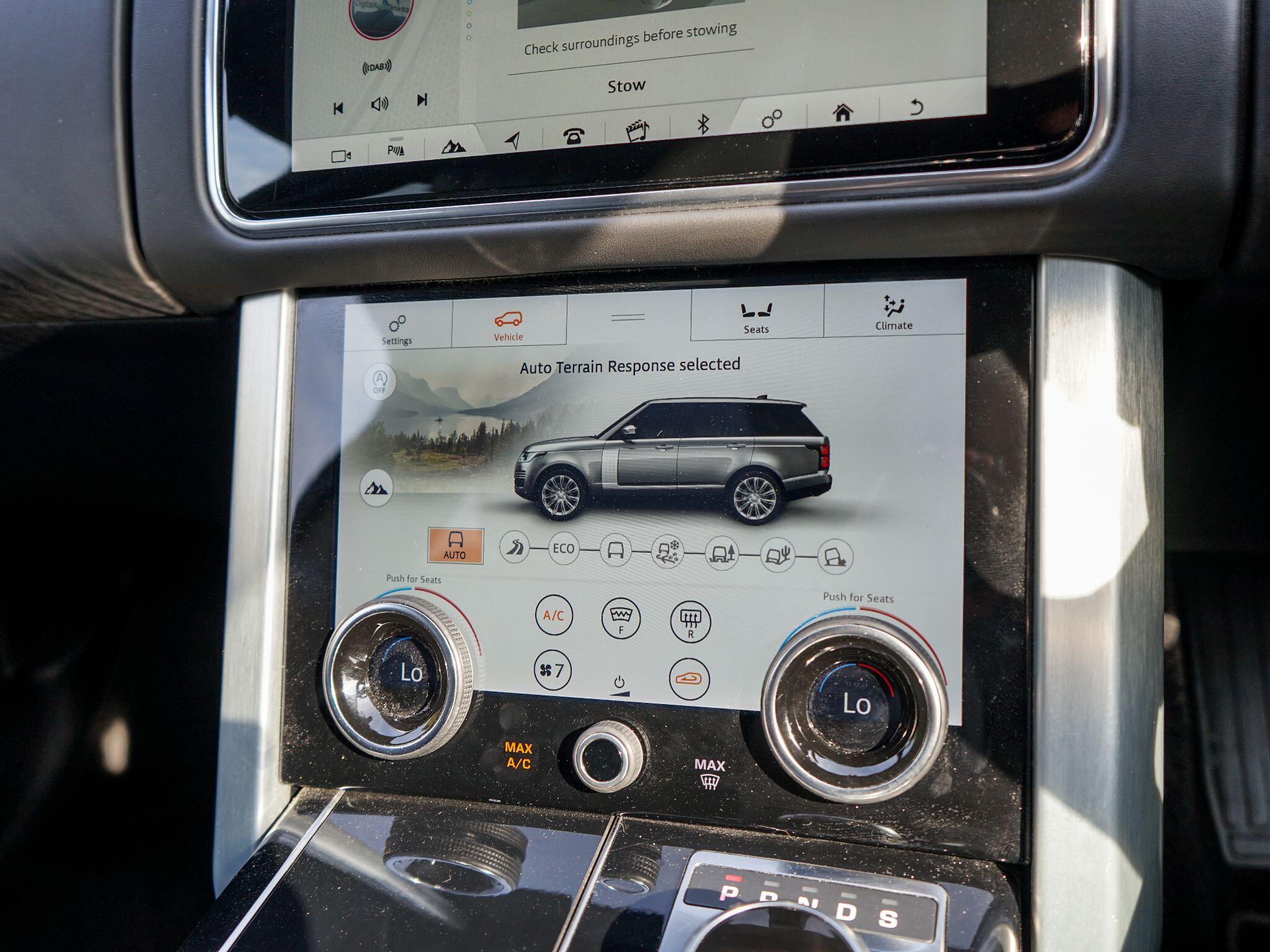 Land Rover Range Rover 3.0 D300 MHEV Vogue SE SUV 5dr Diesel Auto 4WD Euro 6 (s/s) (300 ps) — photo 34