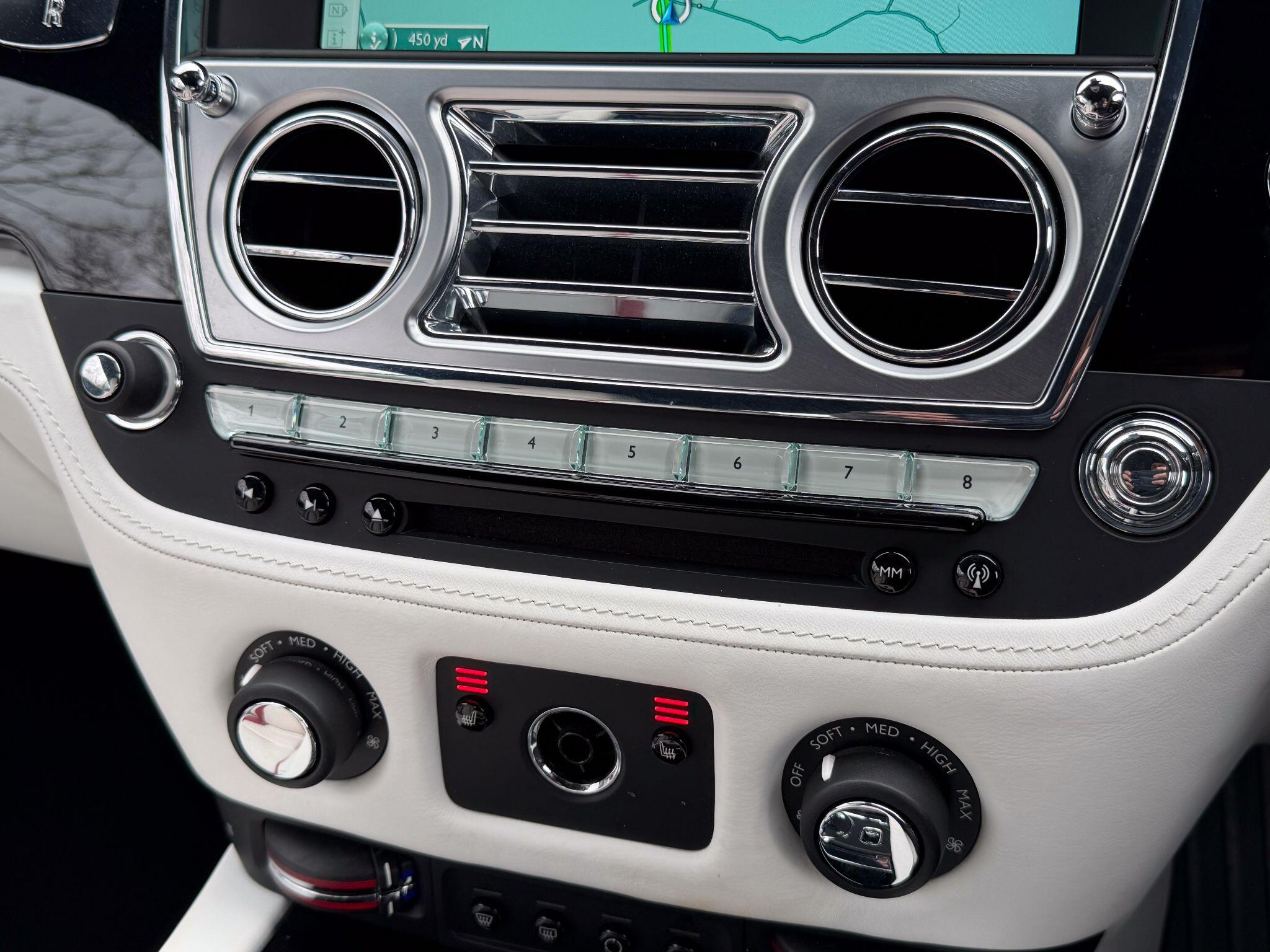 Rolls-Royce Dawn 6.6 V12 Convertible 2dr Petrol Auto Euro 6 (563 bhp) — photo 23