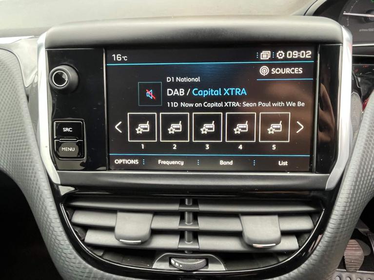 Peugeot 208 – Carplay Systems