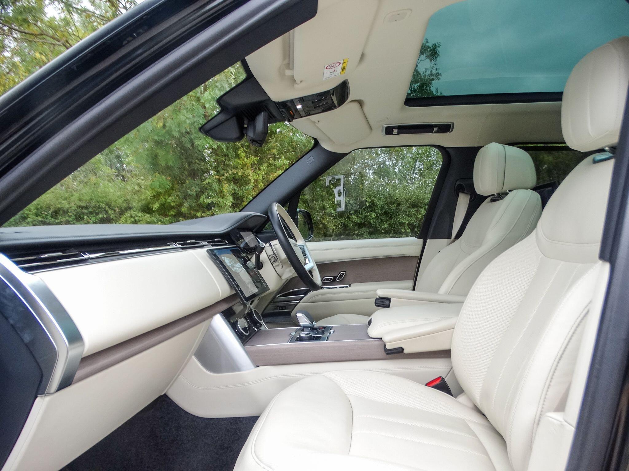 Land Rover Range Rover 3.0 D350 MHEV First Edition Auto 4WD Euro 6 (s/s) 5dr — photo 3