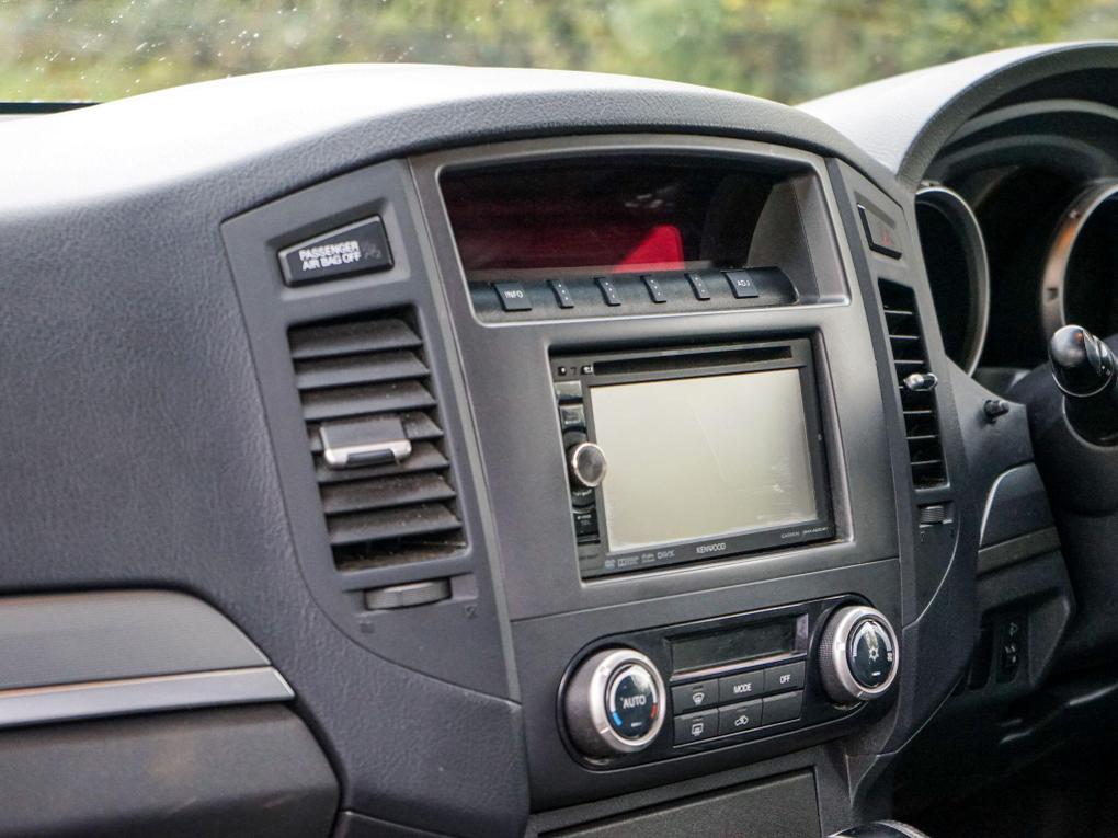 Used Mitsubishi Shogun SV14KPA 13