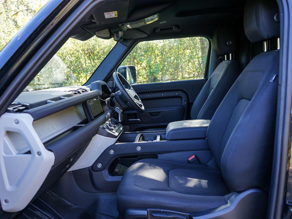 Used Land Rover Defender 90 AV23YSC 3