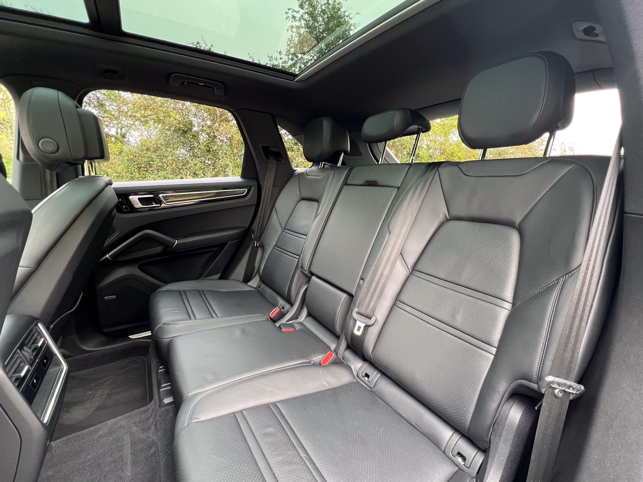 Porsche Cayenne 3.0T V6 TiptronicS 4WD Euro 6 (s/s) 5dr — photo 16