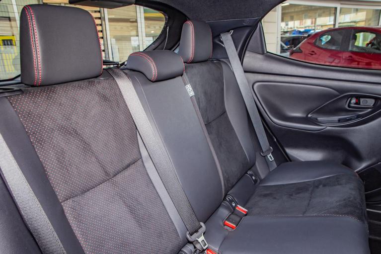 Used Toyota Yaris RF74KRZ 14