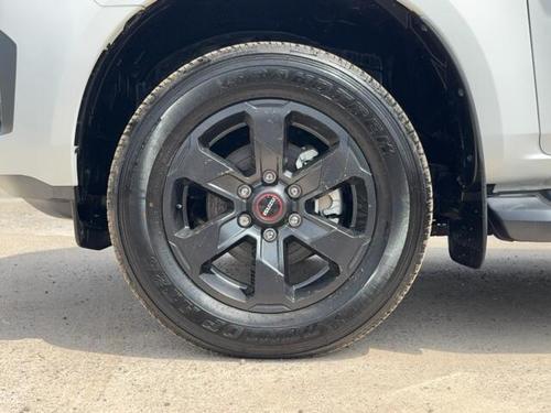 Isuzu D-MAX Photo at-380f139d1ff34adf98a8c547af5cd206.jpg
