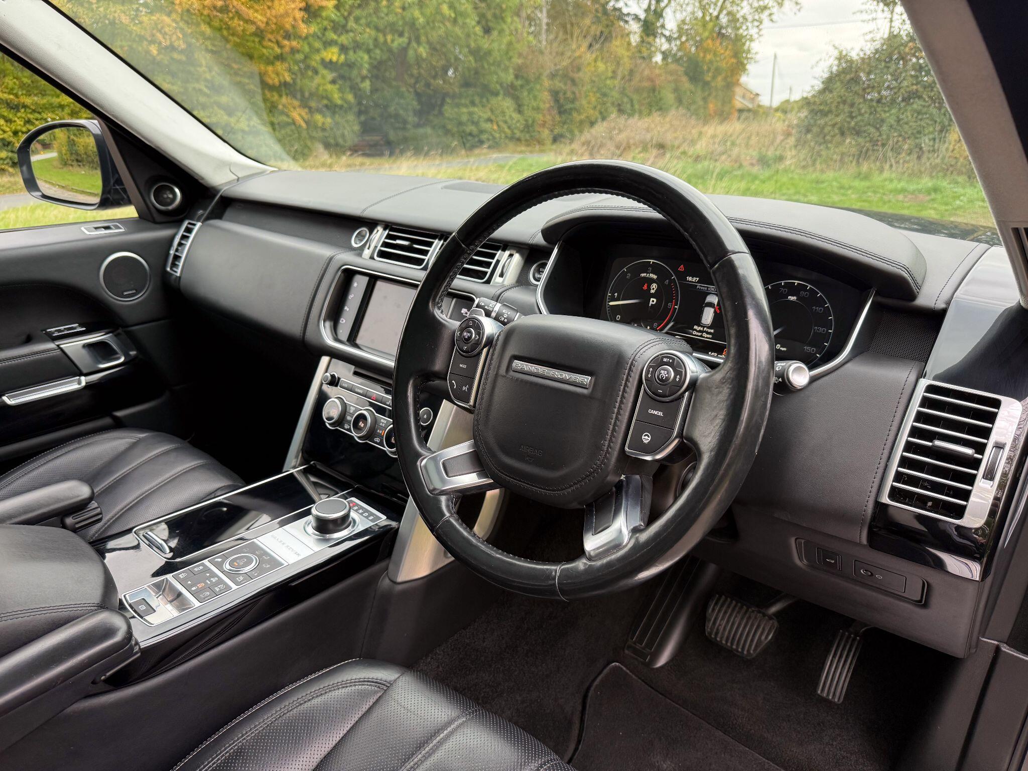 Land Rover Range Rover 3.0 TD V6 Autobiography Auto 4WD Euro 6 (s/s) 5dr — photo 17