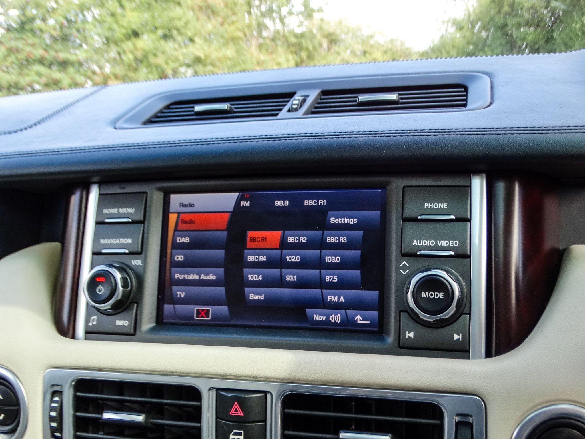 Land Rover Range Rover 4.4 TD V8 Vogue Auto 4WD Euro 5 5dr — photo 25