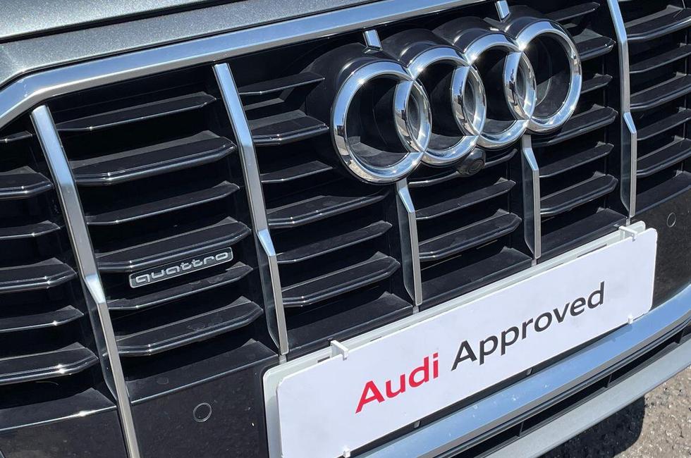 Audi Q7 Photo at-384393160a4b4bb5aeb2655d7cc08b99.jpg