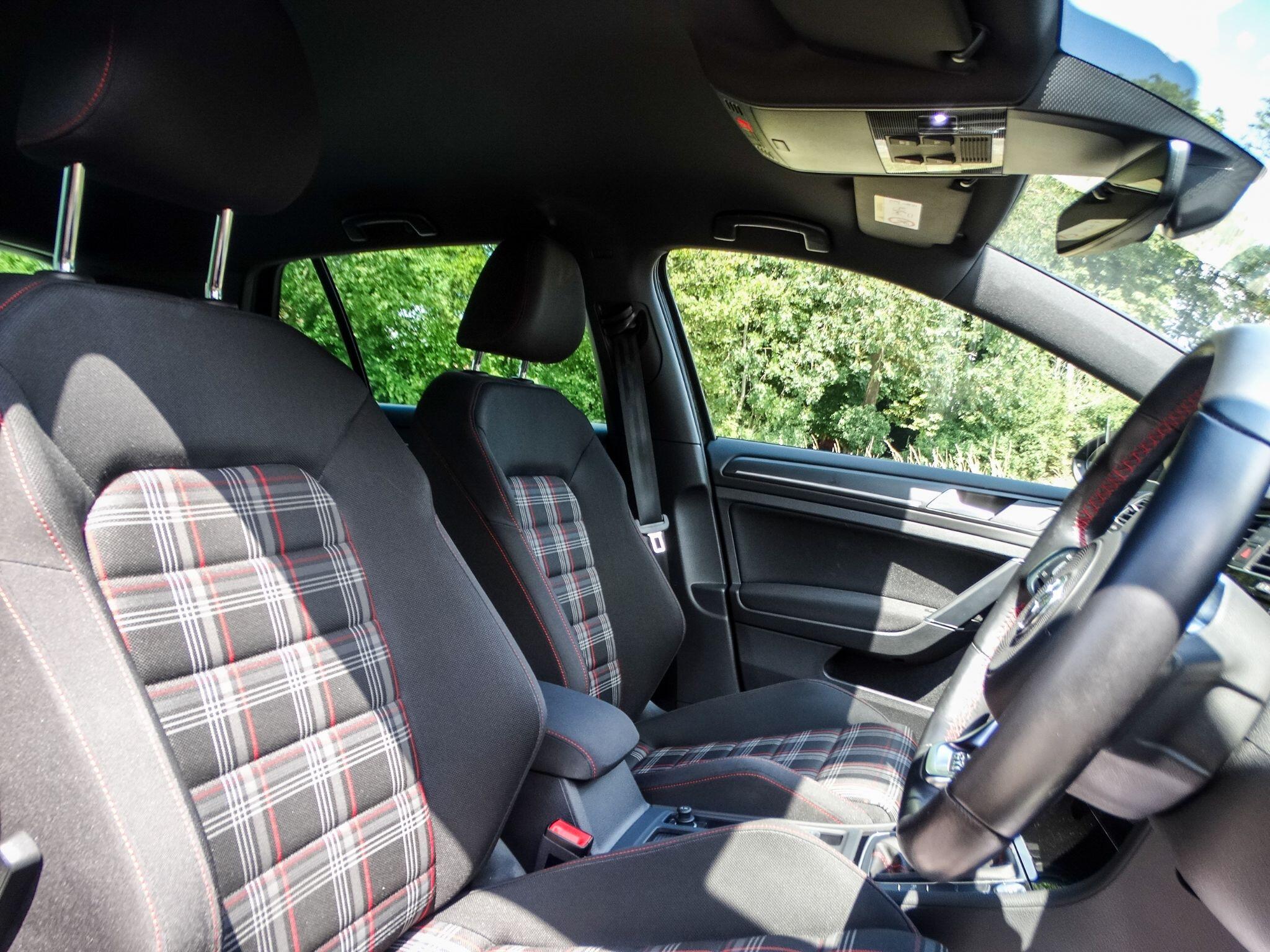 Volkswagen Golf 2.0 TSI GTI Performance Euro 6 (s/s) 5dr — photo 22
