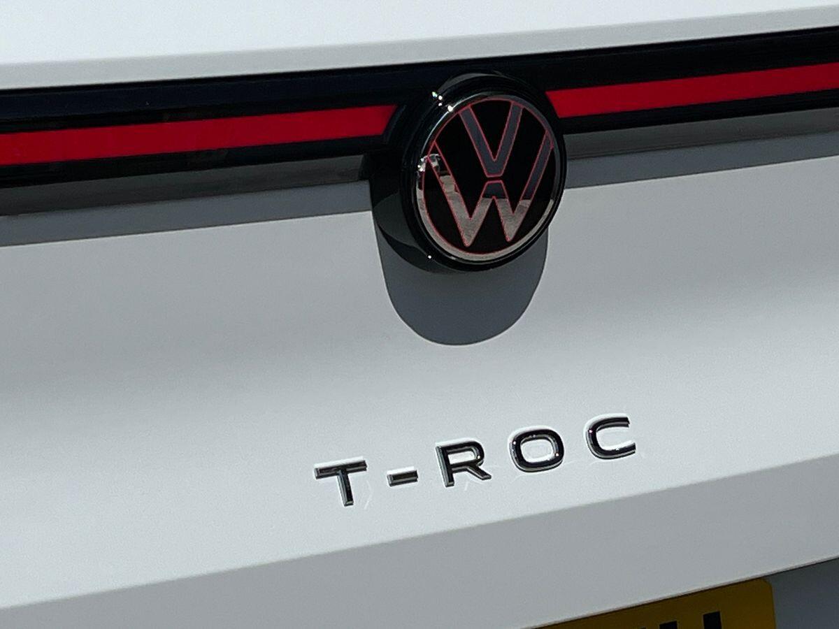 Volkswagen T-Roc Photo at-3882e796d1ac4956acf4f61fdb0dfdfb.jpg