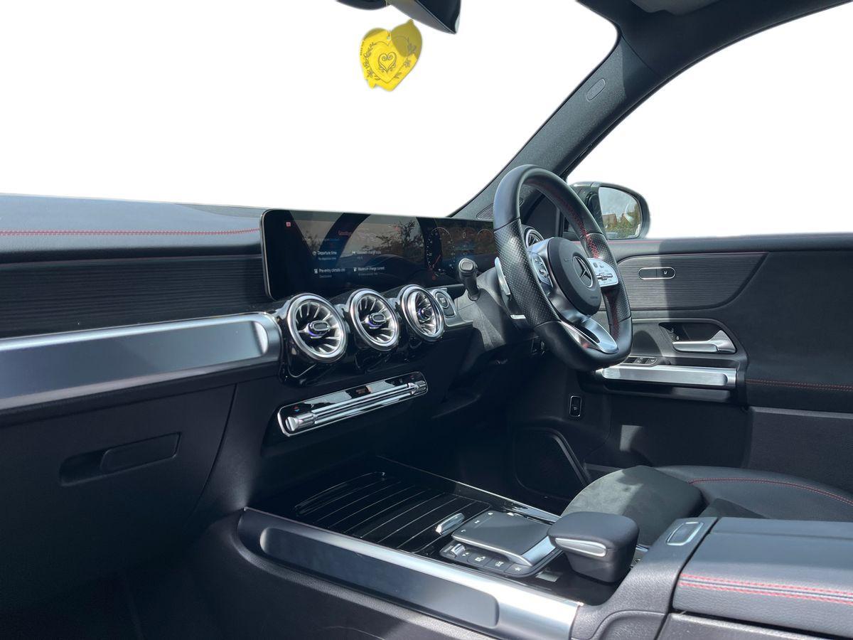 Mercedes-Benz EQB Photo 2