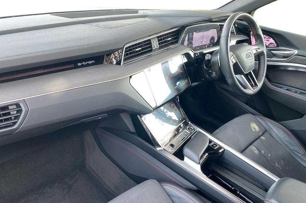 Audi Q8 Photo at-389852cb4b31471f953f77dac93435ac.jpg
