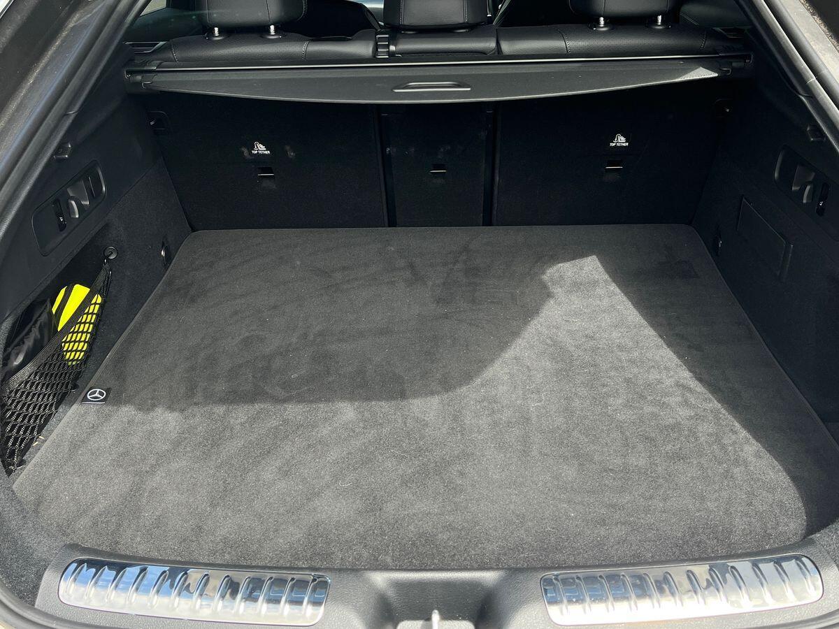 Mercedes-Benz GLC Photo at-38a7f0dd080b4aa9a40467a9193fd02a.jpg