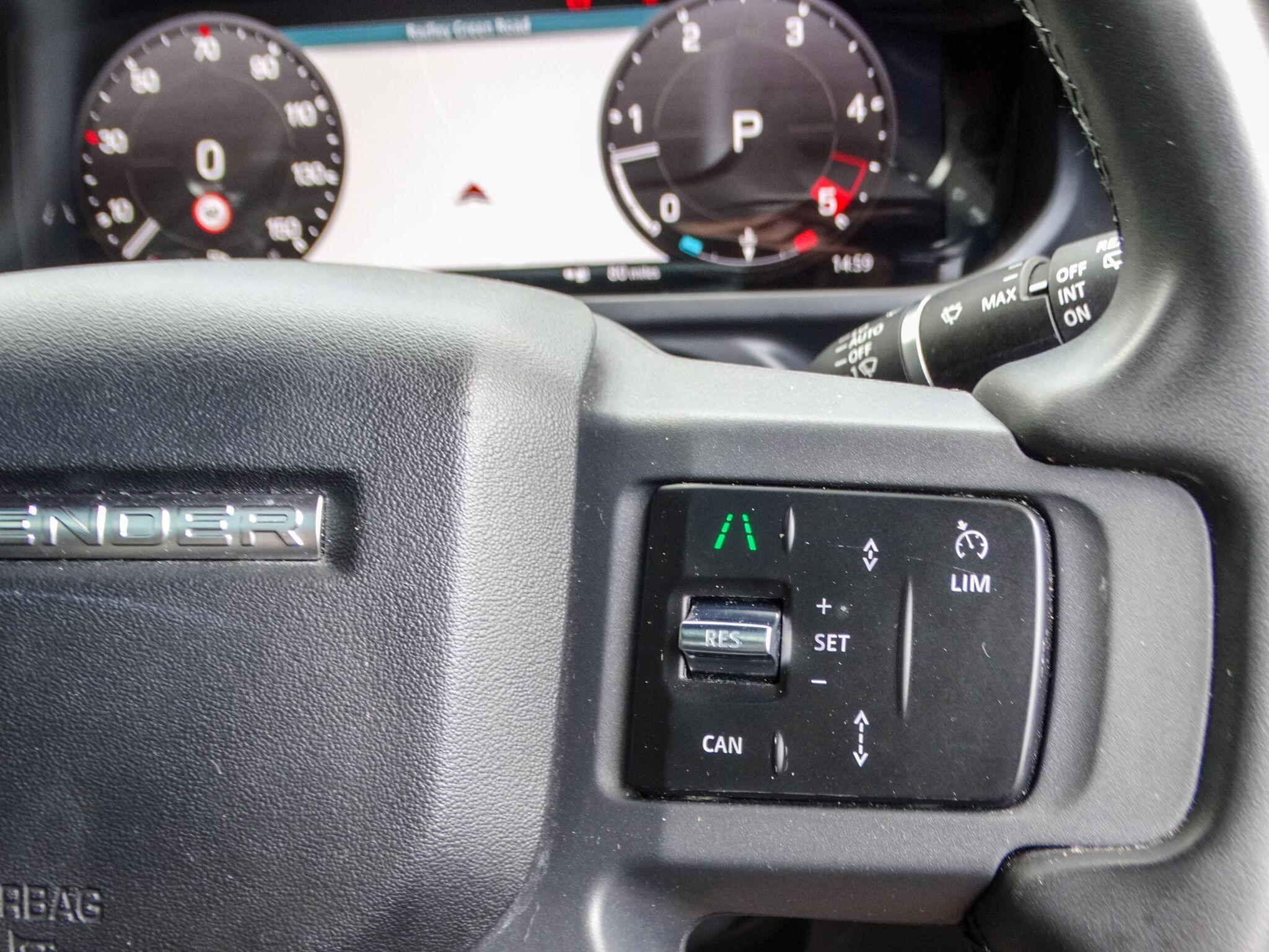 Land Rover Defender 110 3.0 D300 MHEV X-Dynamic SE Auto 4WD Euro 6 (s/s) 5dr — photo 38