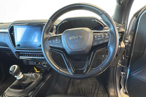 Isuzu D-MAX Photo at-38fcffd62d6948a8a2be14a5baa86bf9.jpg