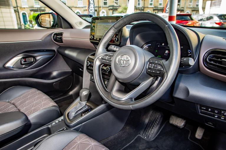 Used Toyota Yaris Cross WU24XTH 23