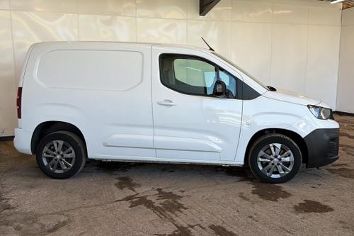 Peugeot PARTNER Photo at-395bfb7cdeef45f4b52b3a1e431e7fe1.jpg