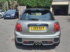 MINI Hatch Photo 4